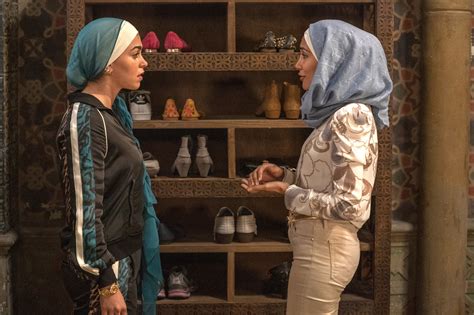 It revolves around owen strand, a firefighter captain from new york city, who moves to the lone star state with his son tk. 9-1-1: LONE STAR 1x03 "Texas Proud" Photos