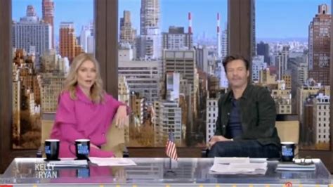 Kelly Ripa Cant Stop Wearing This Dreamy Pink Hooded Dress And We