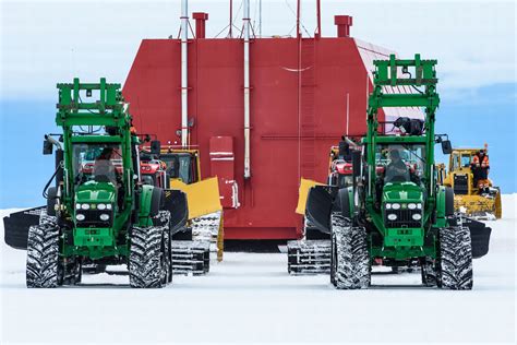 British Science Base In The Antarctic Is Moved 14 Miles In Stunning