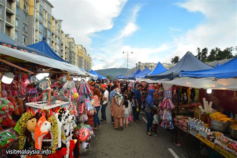 There are bit of traffic jam when near to the site, fortunately with the help of rela. Night Market