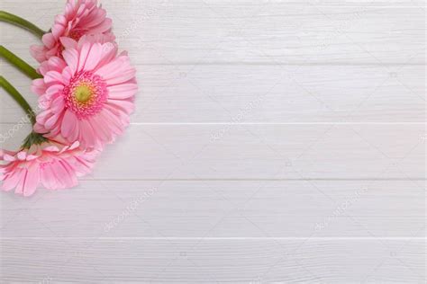 Gerbera Flowers On Wooden Board Love Design — Stock Photo