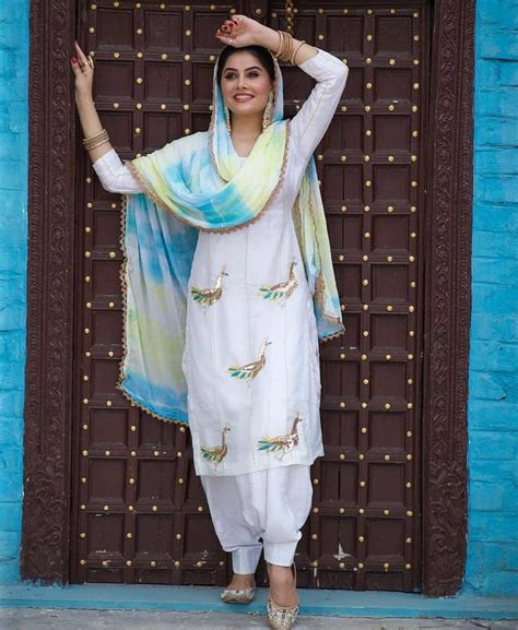 2 749 Likes 23 Comments Patiala Shahi Suits Suits Patiala Shahi On Instagram “gi In 2020