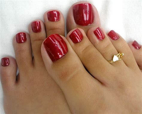 red toe nails toe nails red toenails simple toe nails
