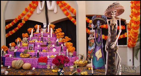 La parte más conocida de la celebración del día de muertos es el altar de muertos que se pone en casa y que es el centro del convivio con nuestros difuntos. El altar debe tener 7 niveles, cada nivel esta integrado ...