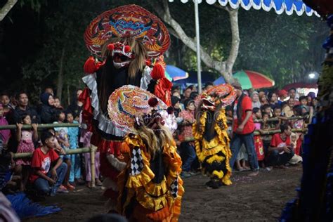 Jathilan Barongan Folk Dance Yogyakarta Indonesia Editorial Photo