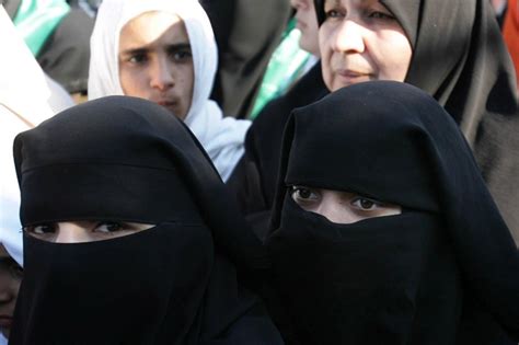 Bilder So Verhüllen Sich Frauen Im Islam Promis Kurioses Tv Augsburger Allgemeine