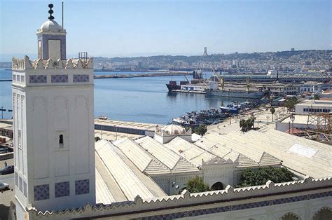 المسجد الكبير في الجزائر 10 قرون من الإشعاع الروحي