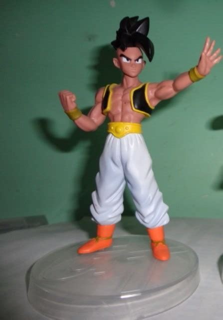 In dragon ball gt at the age of 47 (before the wish by shenron turning him to a little kid), goku has finished training uub, and they have just finished testing their abilities against one another in the hyperbolic time chamber. Figura Gashapon De Dragon Ball Gt Uub - $ 400.00 en Mercado Libre