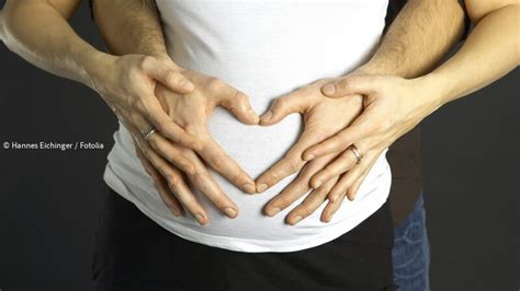 Couvade Syndrom Wenn Männer Die Schwangerschaft Körperlich