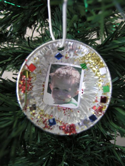 Gift ideas for parents from toddlers. A Handmade Gift to put on the Christmas Tree - Clever ...