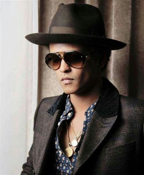 Pin By Gillian Vickers On Bruno Mars Photo Shoots Bruno Mars Bruno Mars Music Mars