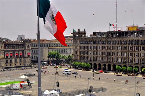 A Brief History Of Mexico Citys Zócalo