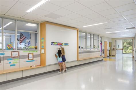 Bancroft Elementary School Hallway Design By Smma School Hallways Elementary Schools Hallway