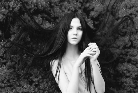 Here is how to pick hair color for pale skin, the right one. frightening pale girl | pale girl, long hair, light skin ...