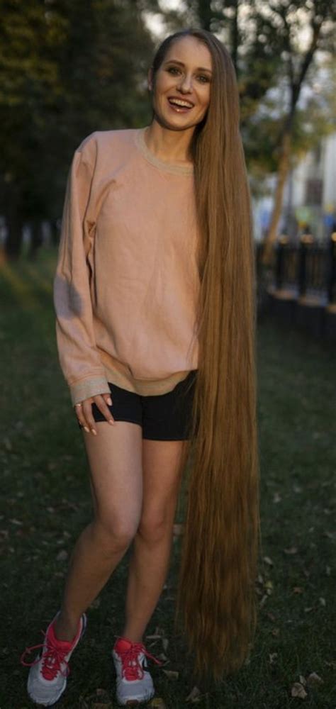 Pin By Reneé On I Love Long Hair Women Long Hair Styles Rapunzel