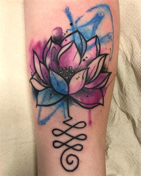Tatuaggio su tutta la gamba con fiori e rami. Tatuaggi fiori: significati e immagini - Ligera Ink Tattoo Milano