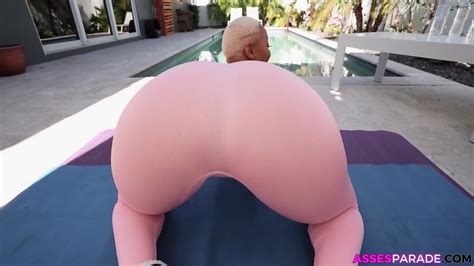 Thick Ass Daphne Big Booty Covered In Oil Eporner