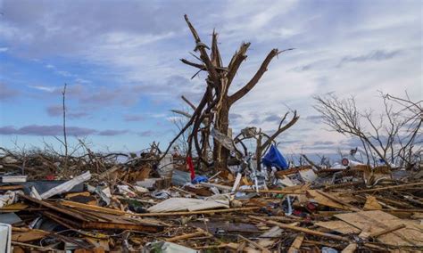 Tornadoes Tear Through Us South And Midwest With At Least 83 Dead In