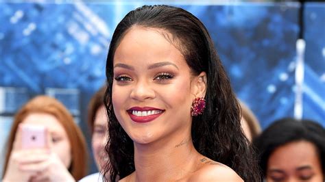 Perfekt Rihanna Zeigt Ihre Neuen Kurven Gq Germany