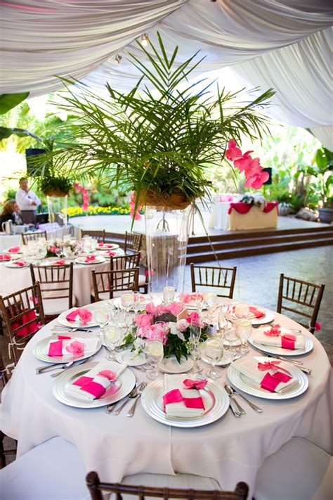 Create your cheap wedding table decorations by using these top 10 items that venues will quite likely provide for free. Hawaii Theme Wedding in Southern California