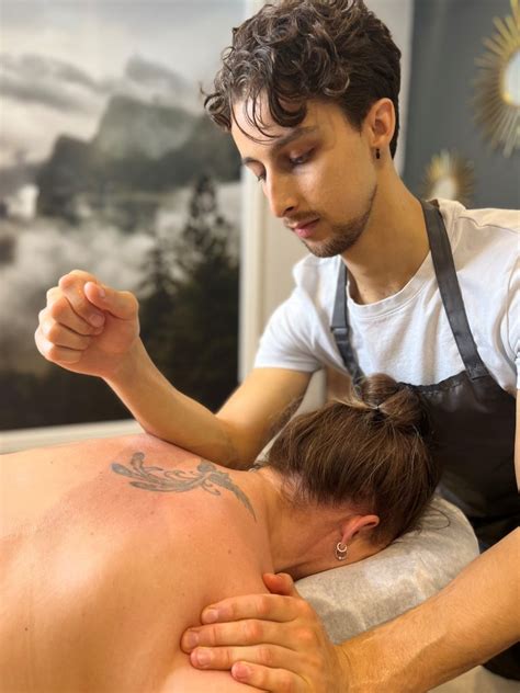 Meet Massage Therapist Everton Rocha The Soma Room