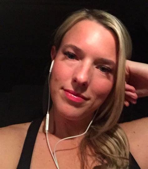Fitness Blogger S Inspirational Flaws Selfie Goes Viral