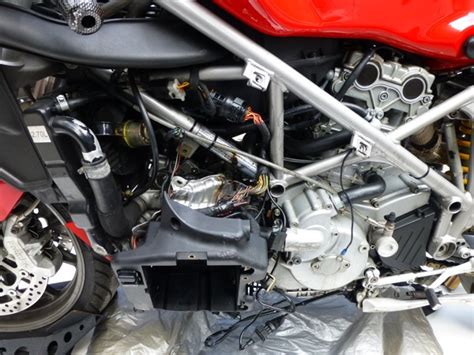 Air Intake And Fuel Delivery Motorcycle Fuel Pumps Motors 999 Benzinpumpe