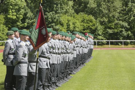 Feierliches Gel Bnis Von Bundeswehr Rekruten Im Perfekten Ambiente