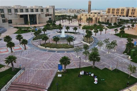 جامعة الامام عبد الرحمن بن فيصل. جامعة الإمام عبد الرحمن بن فيصل تحتفل بتخرج 1297 طالبة ...