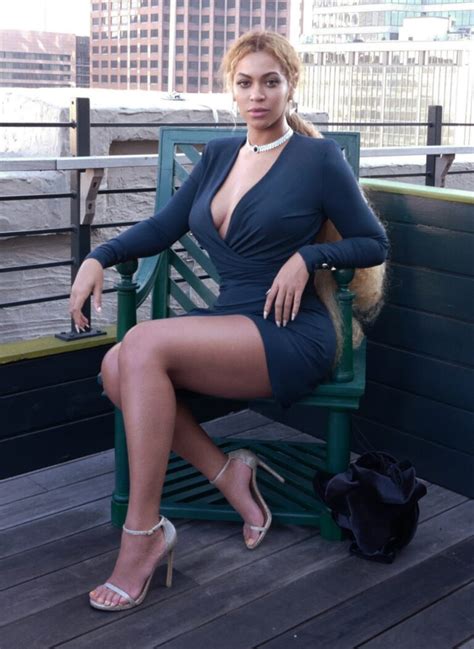 49 Photos Of Beyoncés Sexy Legs Are Sexy As Hell