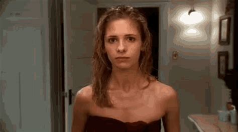 Sarah Michelle Gellar Buffy GIF Sarah Michelle Gellar Buffy Mirror Discover Share GIFs