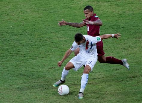 Después de varios meses desde que se jugó la cuarta fecha y de la suspensión de la quinta y la el resto de la jornada lo jugarán: Paraguay venció 1-0 a Venezuela en Mérida por ...