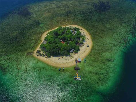 11 Spot Foto Dan Aktivitas Seru Di Pantai Losari Makassar