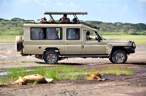 4x4 Safari Land Cruiser Extended 7 Seater With A Fridge