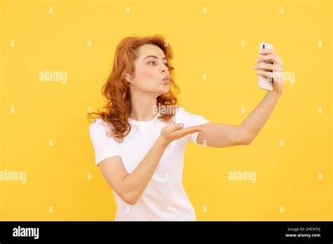 Gadget Woman Hi Res Stock Photography And Images Alamy