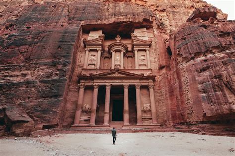 Visiting Petra In Jordan Essential Tips Travelrebels