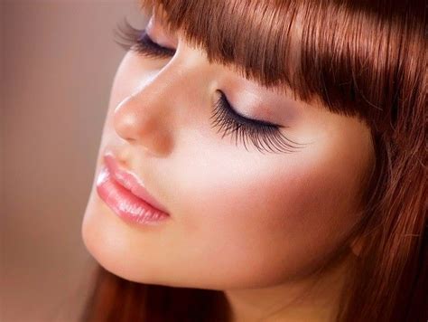 Dangers Of False Eyelashes And How To Avoid Them