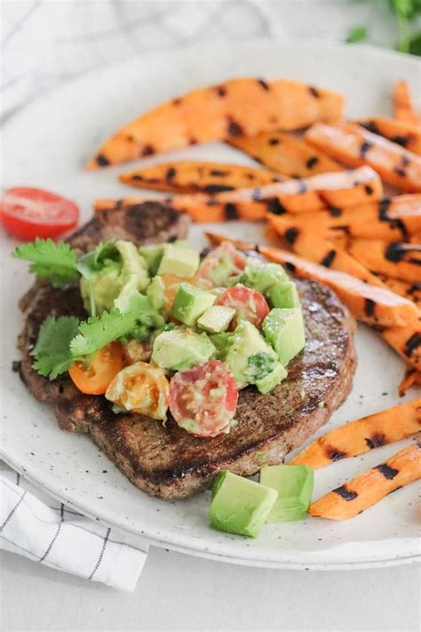 Mccormick.com has been visited by 100k+ users in the past month cumin rubbed sirloin steak with avocado salsa #avocado #steak #whole30 #keto #paleo | Sirloin ...