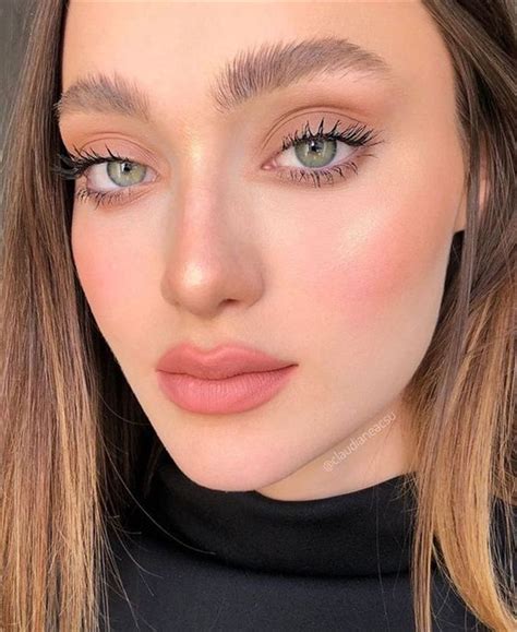 50 Pretty And Fresh Makup Looks For You To Start Your Year 2020 Cute Hostess For Modern Women