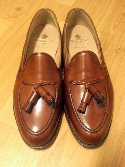 Crockett and jones was founded in 1879 in northampton where they specialize in the manufacture of high quality goodyear welted footwear. 도멜드벨: CROCKETT&JONES