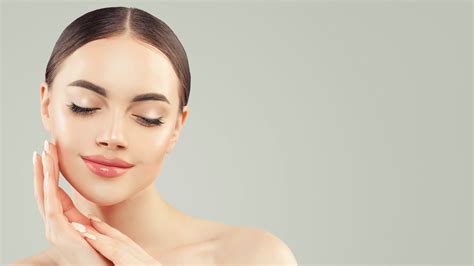 Replenish Dry Facial Skin With Hydrafacial® Treatment