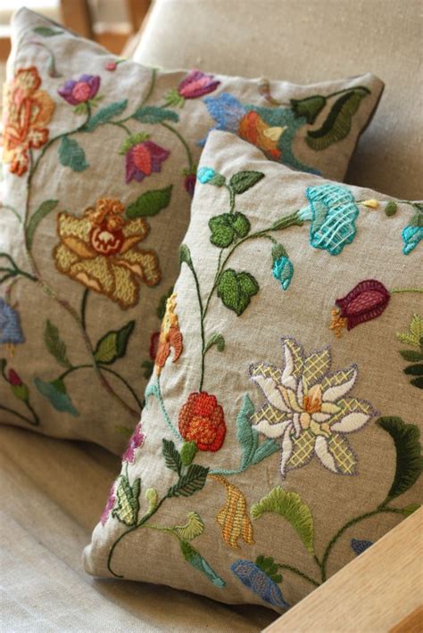 Crewel Embroidery Pillow Needle And Stitches Pinterest