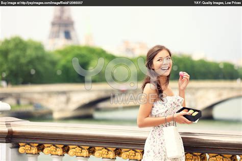 Paris Paris Girl Photo