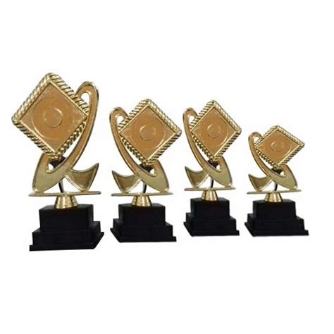 Pinka Polymers Golden Gold Plated Gold Plated Metal Trophies At Rs 60