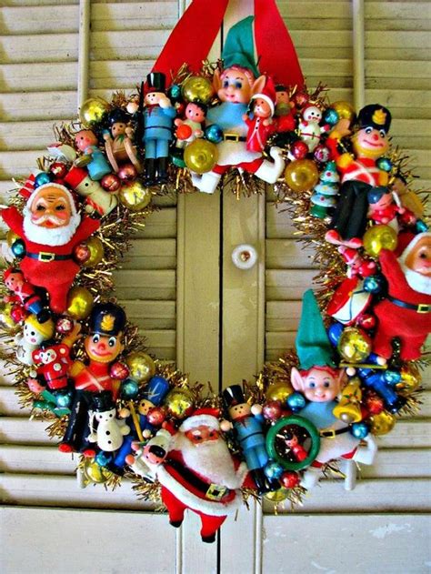 20 Strikingly Unique Christmas Wreath Ideas Society19