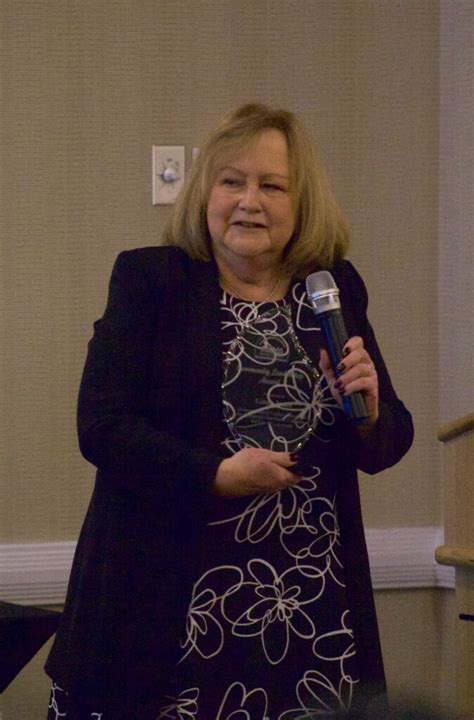 Lynnwood Chamber Of Commerce Honors Retiring Linda Jones Celebrates