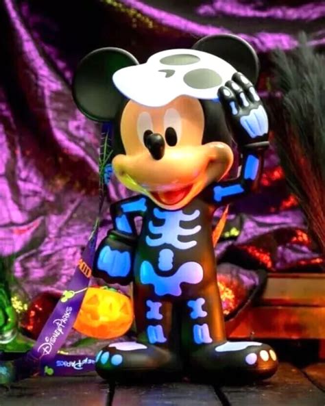 Disneyland 2023 Disney Halloween Mickey Mouse Skeleton Lu Glow Popcorn