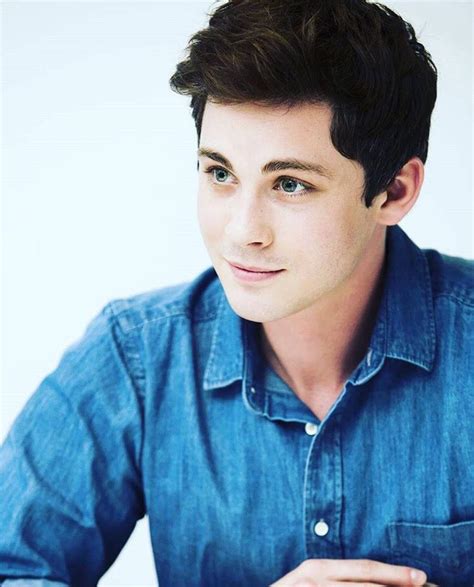 Fc Logan Lerman Kyle Fitz Is The Resident Nerd And