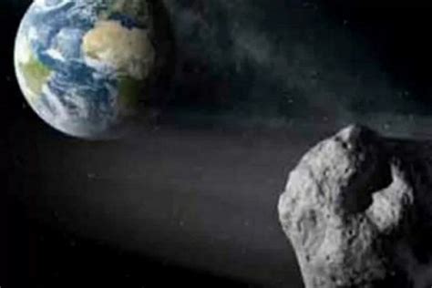 Berukuran Sebesar Lapangan Sepak Bola Asteroid Nn4 2020 Akan Melintasi