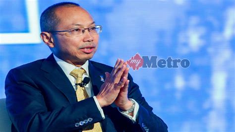 Dato' sri abdul wahid omar served as a minister in the prime minister's department as well as president and ceo of maybank group. 5 perkara berkaitan GST: Wahid Omar | Harian Metro